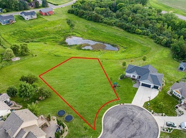 104 Spruce Court, Le Sueur, MN 56058