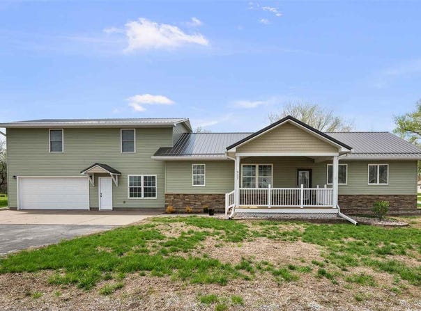 317 S Walnut St, Wilton, IA 52778