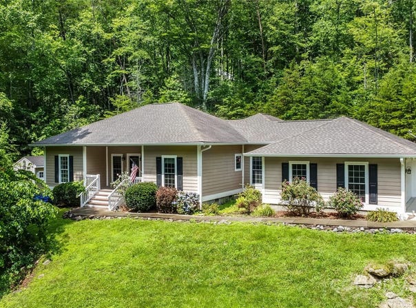 941 Wash Freeman Road, Hendersonville, NC 28792