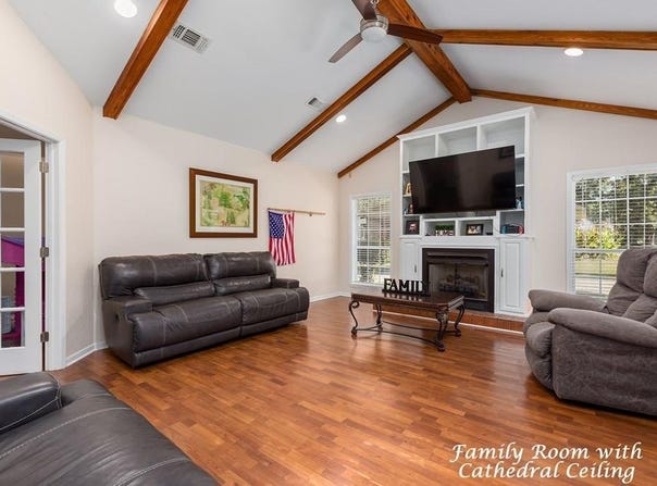 309 Hunters Creek Drive, Lufkin, TX 75901