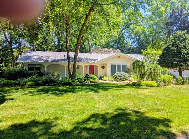 202 Jackpine Drive, Pottawattamie Park, IN 46360