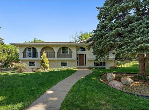 1920 Kyle Place, Golden Valley, MN 55422