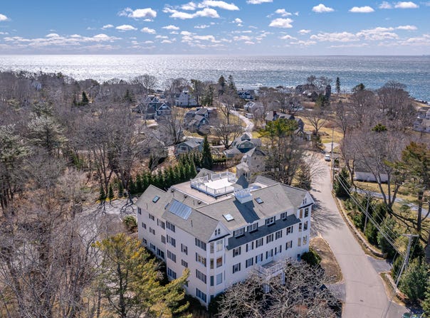 8 Arlington Avenue, Kennebunkport, ME 04046