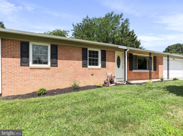 10836 OAK VALLEY DRIVE, HAGERSTOWN, MD 21740