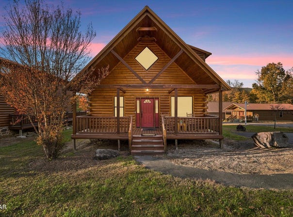 229 Forrest Loop Way, Gatlinburg, TN 37738