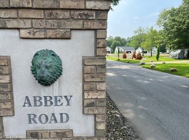 6839 Abbey Road, Canfield, OH 44406