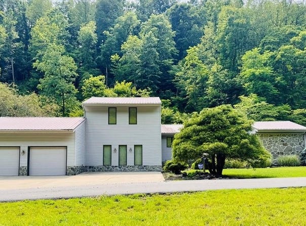171 Verne Horne Drive, Staffordsville, KY 41256