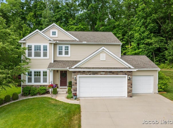 9231 Trafalgar Drive SE, Alto, MI 49302