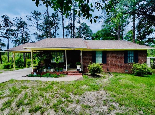 807 Spring St., Douglas, GA 31533