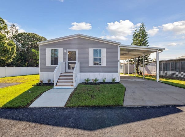 603  63rd Avenue W, Bradenton, FL 34207