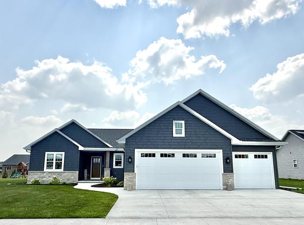 2849 E SUNSTONE Place, APPLETON, WI 54913-2710