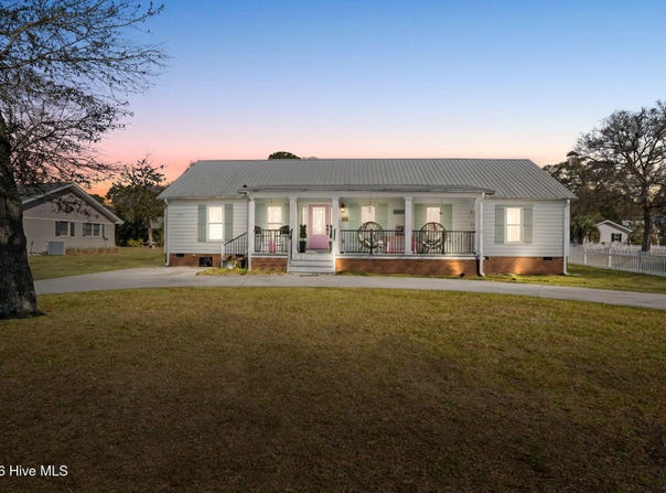 219 Shoreline Drive E, Sunset Beach, NC 28468