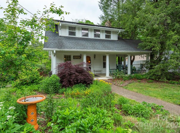 108 Connally Street, Black Mountain, NC 28711