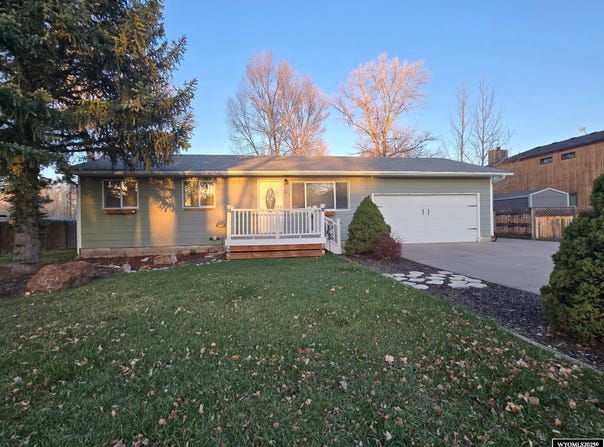 341 E Cottonwood, Mountain View, WY 82939
