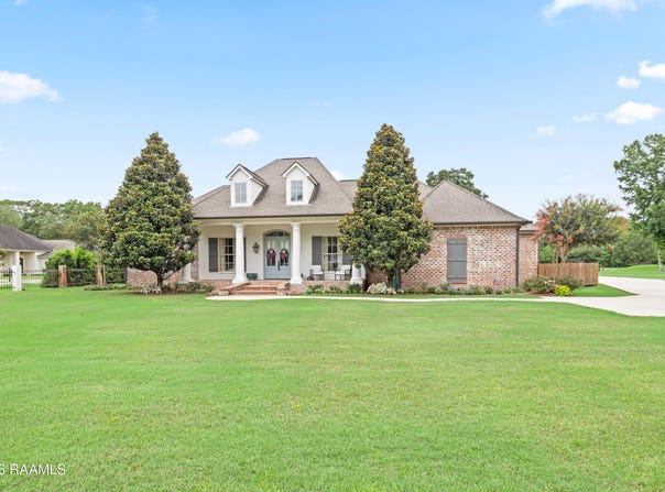 1701 Squirrel Run Drive, New Iberia, LA 70560