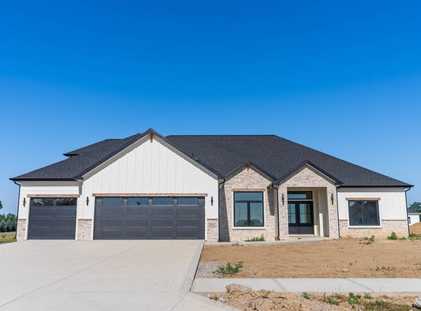 2217 Golfview Drive, Auburn, IN 46706