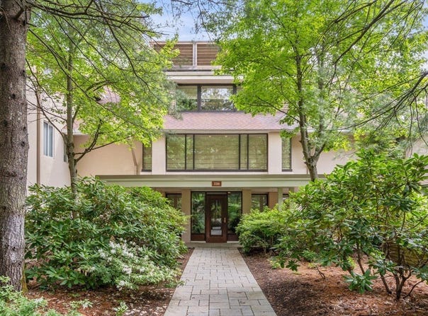 228 Allandale Rd 1A, Boston, MA 02467