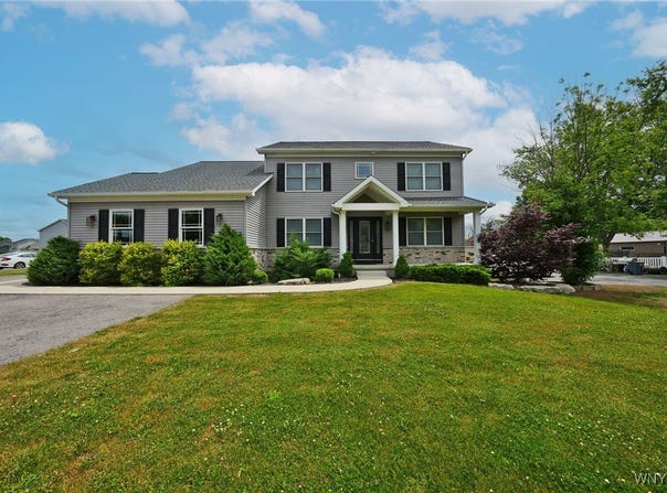 6409 Ward Road, Wheatfield, NY 14132