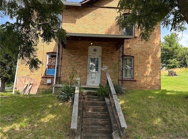 500 4th St, Marianna, PA 15345