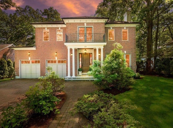 129 Rangeley Rd, Brookline, MA 02467