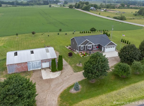 21491 8th Avenue, Conklin, MI 49403