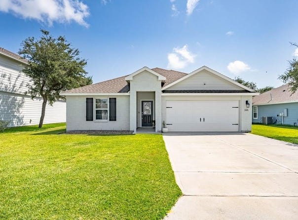 121 Antigua Drive, ROCKPORT, TX 78382
