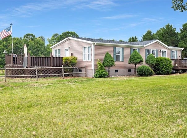 1677 Jennings Road, Olin, NC 28660