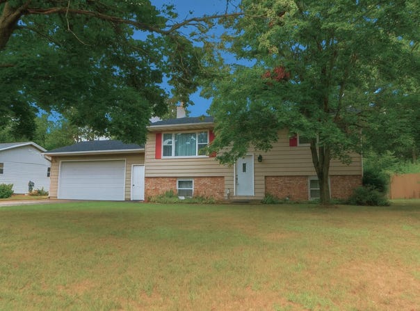 412 Charles Street, Paw Paw, MI 49079