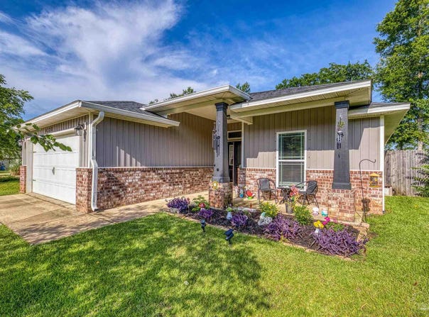 4327 Thistle Pine Ct, Pace, FL 32571