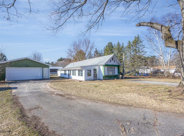 6313 W Fairlane Drive, Lake City, MI 49651
