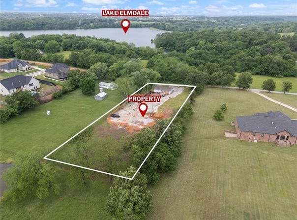 516  S Lake  RD, Elm Springs, AR 72762