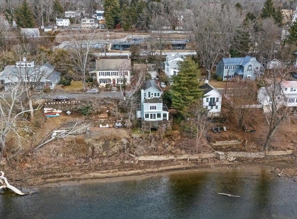 19 RIVER DRIVE, TITUSVILLE, NJ 08560