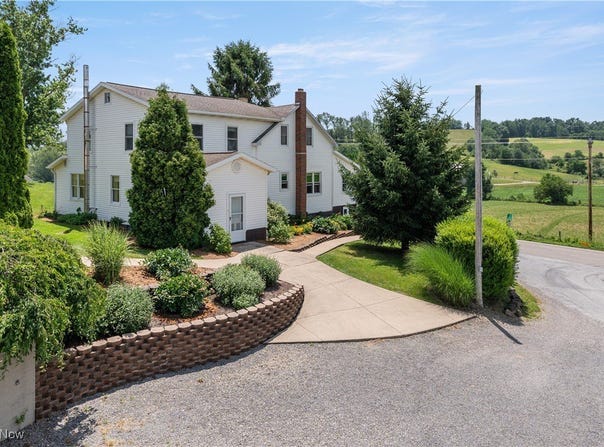 2056 County Road 70, Sugarcreek, OH 44681