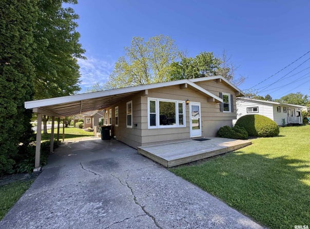 439 E YEISER Street, Macomb, IL 61455