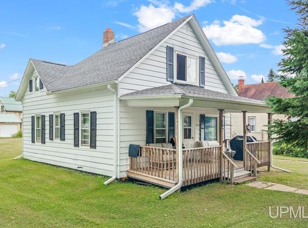 607 Tobin Avenue, Channing, MI 49815