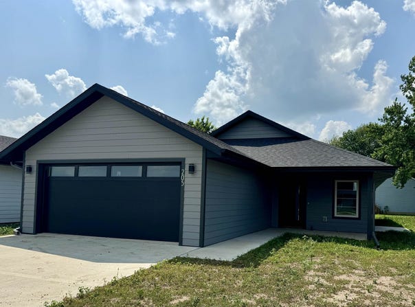 205 34th Avenue W, Spencer, IA 51301