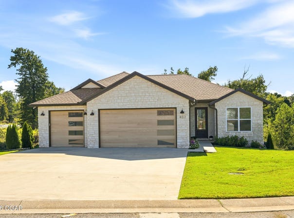 407 Lakeview Lane, Carl Junction, MO 64834