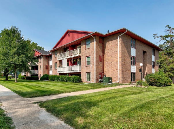 7815 Douglas Avenue unit: 304, Urbandale, IA 50322