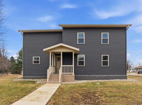 103 E Logan Street, New Hampton, IA 50659