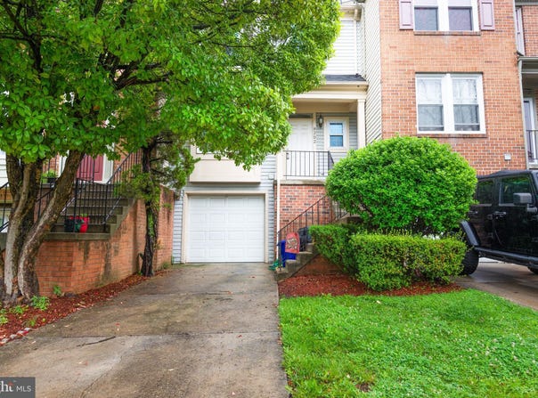 8202 GREENSPIRE TERRACE, HYATTSVILLE, MD 20783