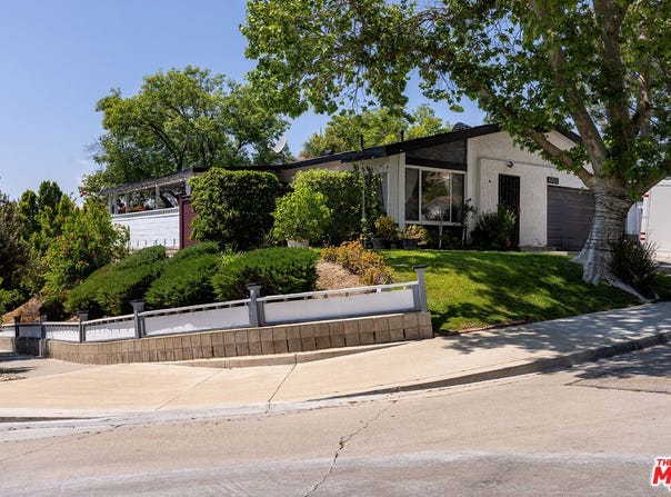 27501 Bernina Ave, Canyon Country, CA 91351
