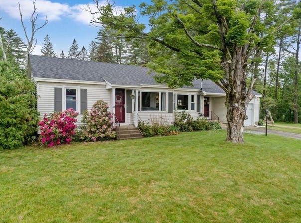 10 Pine Street, Alton, NH 03809