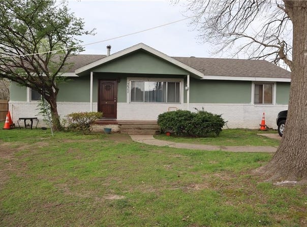 221 Highland  ST, Siloam Springs, AR 72761