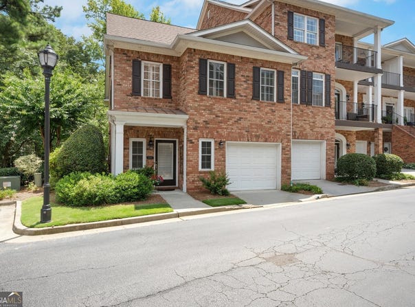 2570 Oglethorpe, Brookhaven, GA 30319