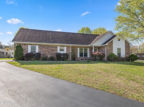 154 Scarlett Drive, LaFollette, TN 37766