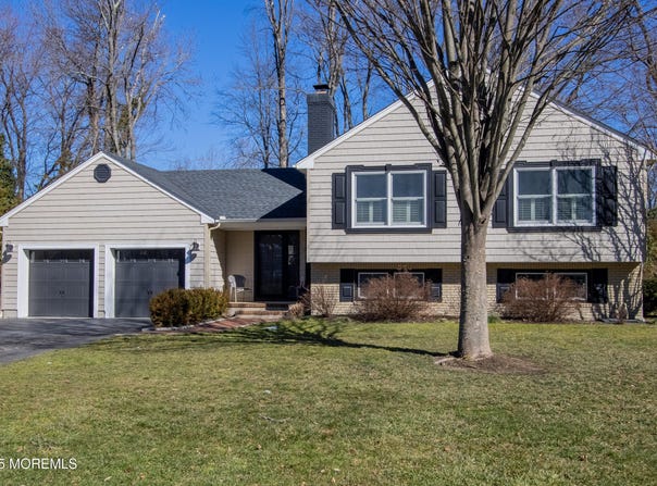 60 Brookside Lane, Little Silver, NJ 07739