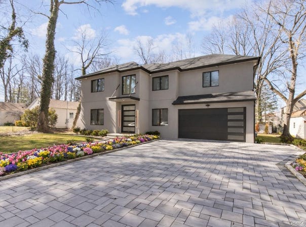 1 Bentley Road, Great Neck, NY 11023