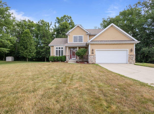 1967 N Rustic Court, La Porte, IN 46350