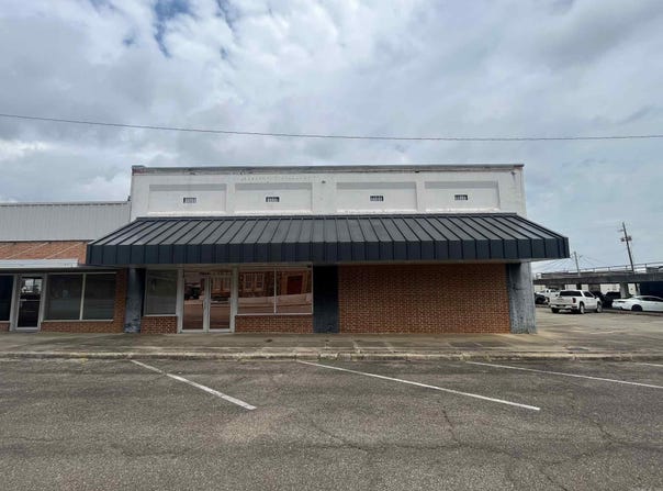 602 Dequeen St., Mena, AR 71953