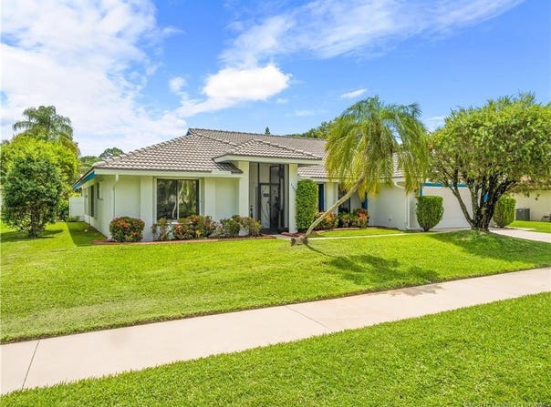 1323 SW Sandalwood Cove, Port St Lucie, FL 34986